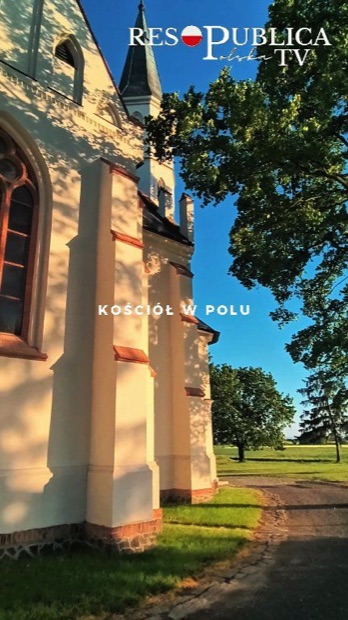 Kościół w polu w Sidzinie - kadr z filmu