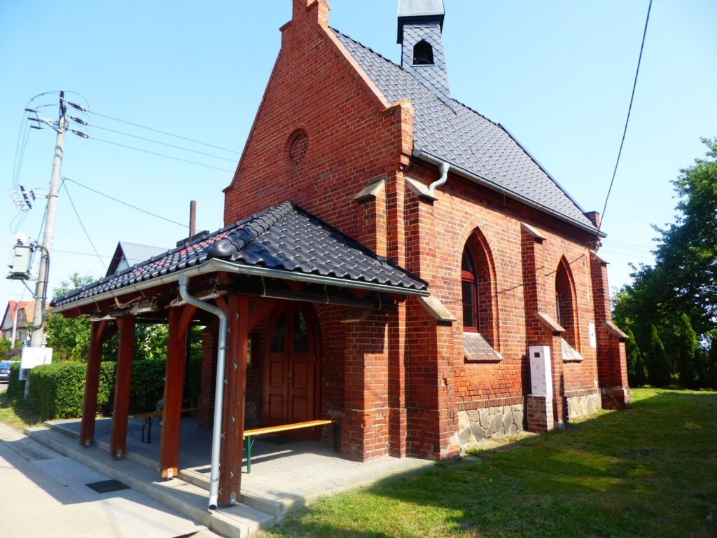 Kaplica filialna Matki Bożej Różańcowej w Giełczycach - widok z zewnątrz